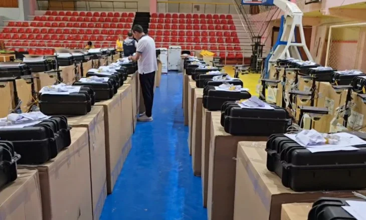 Vlora gati për zgjedhjet e 11 majit, fillon shpërndarja e materialeve zgjedhore