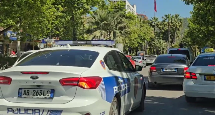 Vodhi televizor dhe kompjuter nga zyra elektorale e PD-së, bie në pranga 36-vjeçari