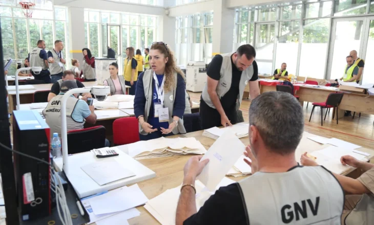 Vota e diasporës, gara e hapur ende në 4 qarqe. “Luftë” për çdo zarf në Tiranë dhe Fier