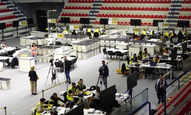 Vota e diasporës “përplas” PD dhe PS në KQZ