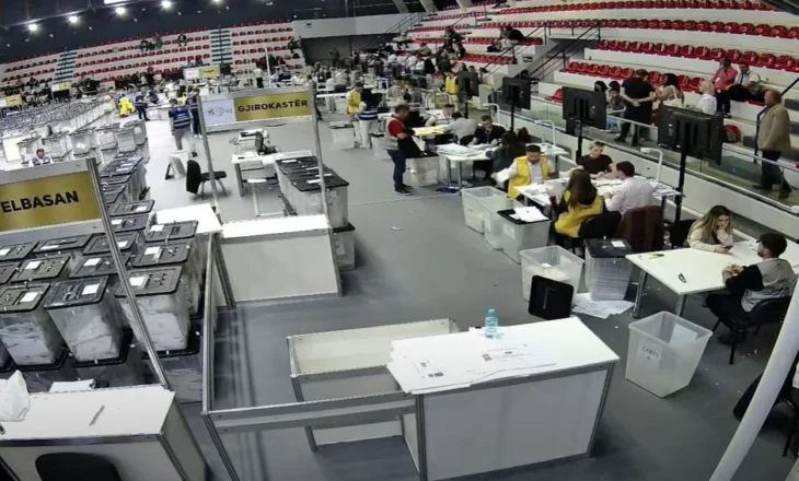 Vota e Greqisë “mollë” sherri, PD padit KQZ pasi KAS shfuqizoi vendimi për mosnumërimin e zarfeve nga ky shtet