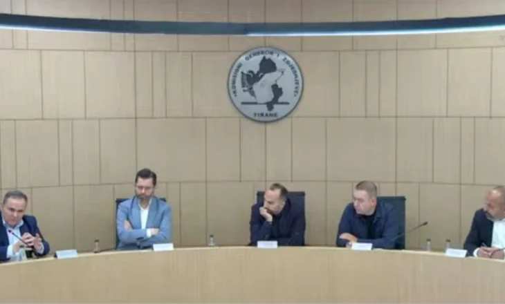 Votat e Greqisë u lanë mënjanë, PS ankimon vendimin e Celibashit: S’ka kompetencë! PD: S’kërkuam pavlefshmëri, por të jenë në kuti të veçantë