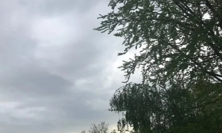 Vranësira dhe rebeshe shiu të izoluara në orët e pasdites, ja si parashikohet moti këtë të hënë