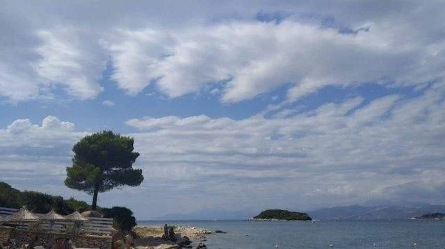 Vranësira dhe reshje të izoluara, parashikimi i motit për ditën e sotme