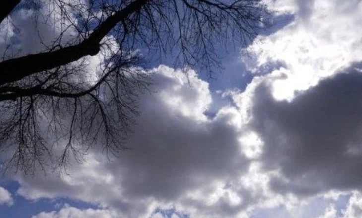 Vranësira dhe temperatura deri në 26 gradë Celcius, parashikimi i motit për sot