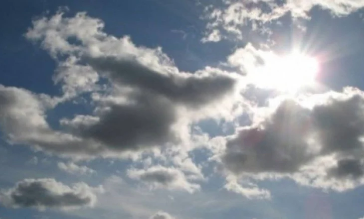 Vranësira dhe temperatura të larta, parashikimi i motit për sot