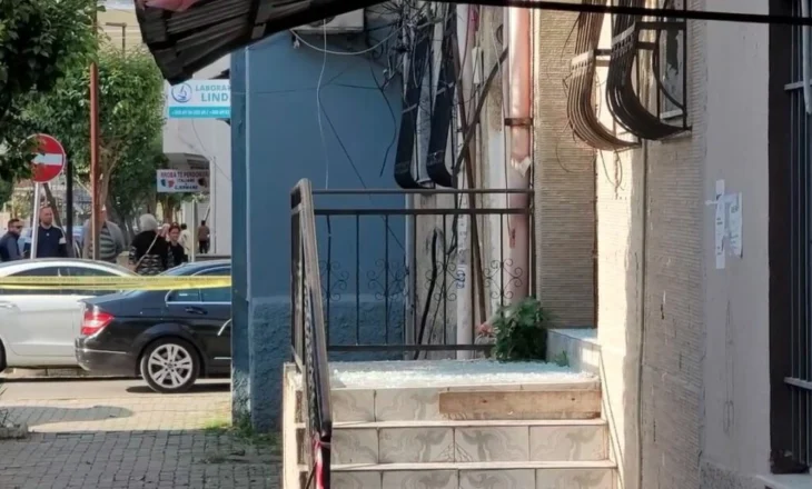 Vrasja në Durrës, dalin pamjet nga vendngjarja, gjurmë plumbash mbi xham