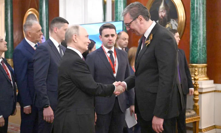 Vuçiç kthehet “duarbosh” nga Moska, analistët “kryqëzojnë” presidentin, ja pse nuk u arrit një marrëveshje për gazin