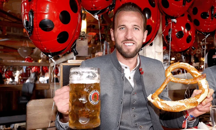 Walker, video-telefonatë me Kompany: Çfarë bukurie ta shohësh Kane me një birrë në dorë…