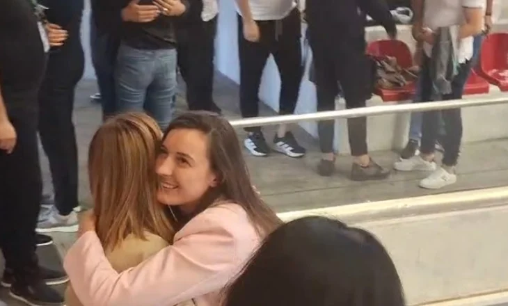 Zegjine Caushi mund Maldrita Bardhon, fiton mandatin në Fier falë votave të diasporës