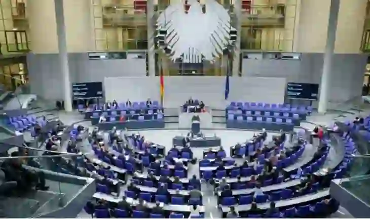 Zgjedhja e kancelarit, Bundestagu mban sot raundin e dytë për konfirmimin e Merz