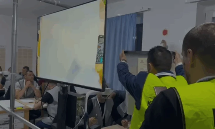 ZGJEDHJET 2025/ Numërohen kutitë e para në Pustec, si ndahen votat