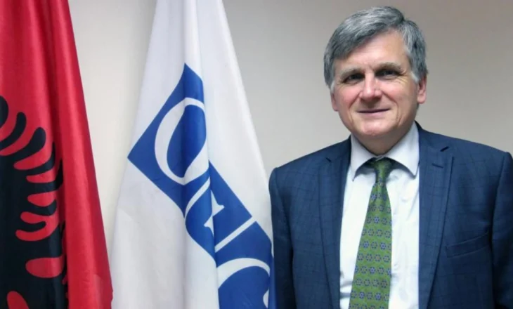 Zgjedhjet e 11 majit/ Ambasadori i OSBE viziton Qendrën e KQZ-së të Votimit nga Jashtë, shoqërohet nga Celibashi