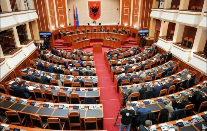 Zgjedhjet e 11 majit ‘shkundin’ PS/Të besuarit e Veliajt pa mandat, ‘veteranët’ në pritje të ‘shpërblimit’ në ekzekutiv