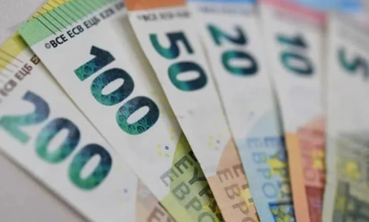 Zgjedhjet nuk lëvizën tregjet/ Shkëmbimet valutore, euro në vlera stabël