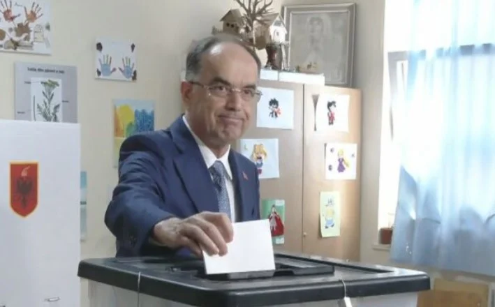 Zgjedhjet/ Voton Presidenti i vendit Bajram Begaj. Mesazhi i Kreut të Shtetit