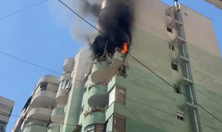 Zjarr në një apartament në zonën e Komunës së Parisit, ende nuk dihet për të lënduar