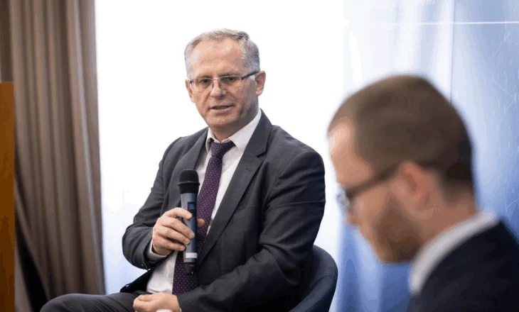 Zv/kryeministri Bislimi flet për DW: S’ka krizë qeveritare, Vetëvendosje tani nuk ka nevojë për partnerë