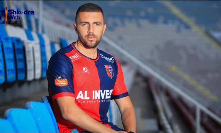 ZYRTARE – Arsid Kruja rikthehet në “shtëpi”, futbollisti nënshkruan për Vllazninë e këtij sezoni…