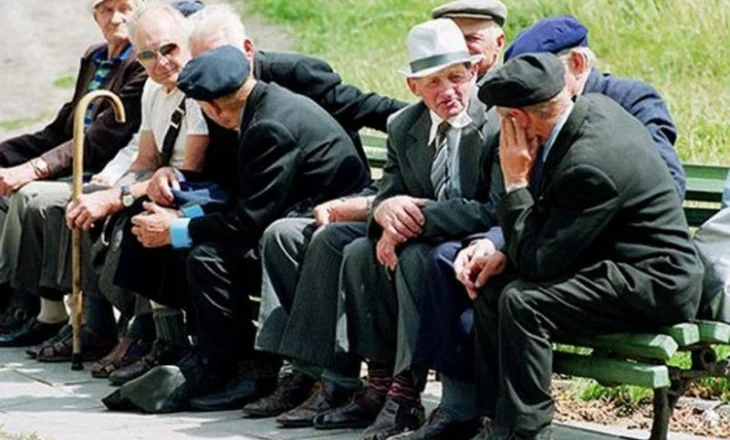 A mjafton pensioni i 13-të për të mbuluar inflacionin dhe rritjen e çmimeve?Ekspertja shpjegon efektin:Shtesa vjetore..