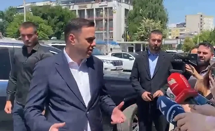 Abdixhiku i përgjigjet Kurtit: Ka uzurpuar detyrën, nuk ka mandat legjitim