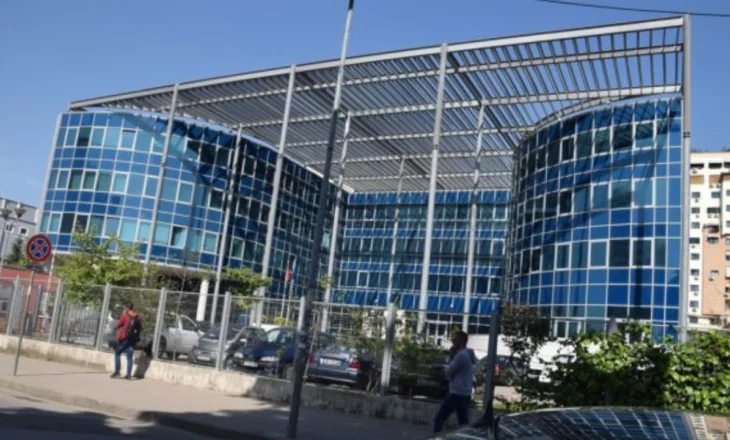 Abuzim me tendera publikë dhe falsifikim dokumentesh, GJKKO dënon 4 të pandehur, shpallet e pafajshme një tjetër