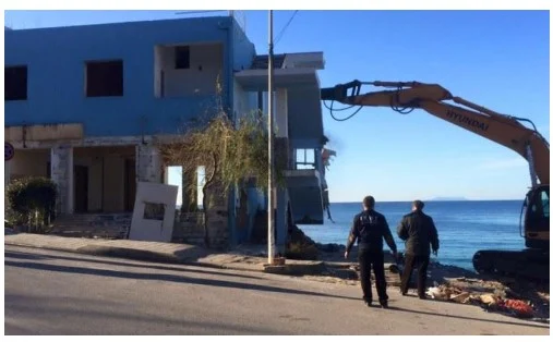 Abuzuan me detyrën, Vangjel Tavo shkarkon 5 punonjës të IKMT-së dhe drejtuesin e Himarës