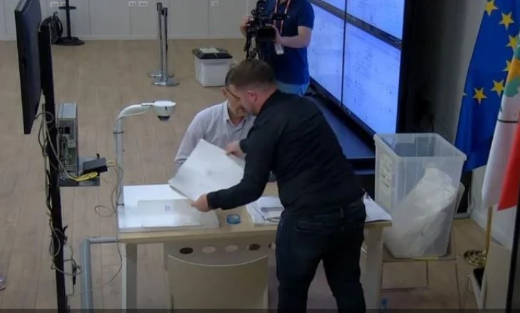Adriatik Lapaj kërkoi rinumërimin e votave, hapet një qendër votimi në Vlorë