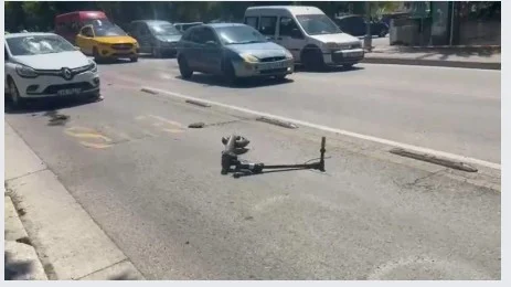 Aksident i rëndë në qendër të Tiranës, makina përplas tre fëmijë me monopatinë