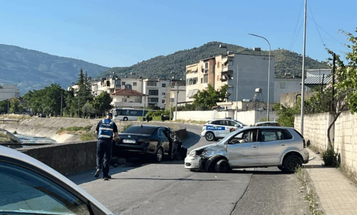 Aksident i trefishtë në Elbasan, tre të plagosur, një në gjendje të rëndë
