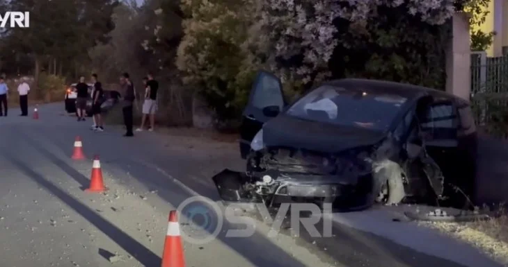 Aksident në aksin Fier-Cakran/ 2 automjete përplasen me njëra-tjetrën, 3 të plagosur transportohen në spitalin e Fierit