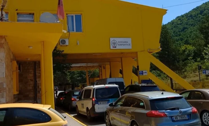 Aksioni në Kapshticë, arrestohet drejtuesi i mjetit, në pranga edhe 4 punonjës policie