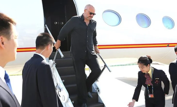 Akuzat e opozitës, Kryeministria: Udhëtimi me avion privat i Ramës u mbulua nga Air Albania