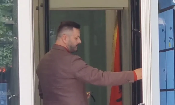 Akuzohet për shkelje të barazisë së pjesëmarrësve në tendera, Plarent Ndreca paraqitet në SPAK