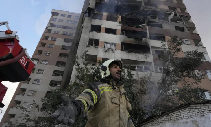 Analiza e The Times/ Pyetjet e ngritura që duan përgjigje pas sulmit të SHBA-së ndaj Iranit