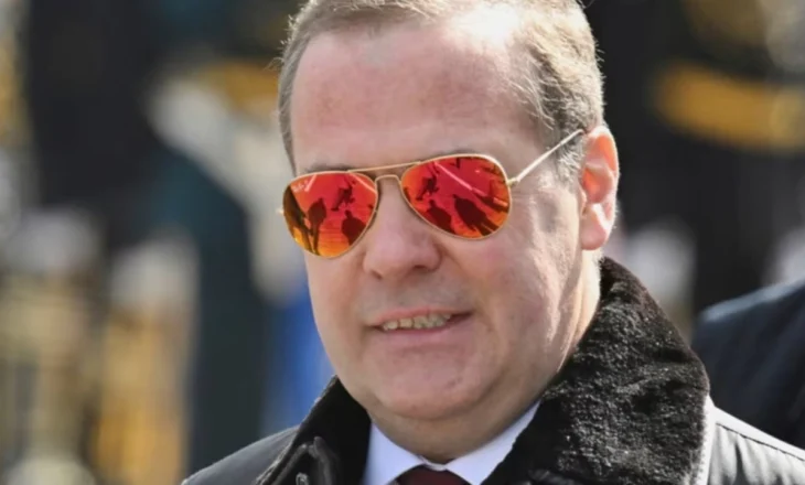 Analiza nga REL: Si u pasurua ish-presidenti rus nga lufta në Ukrainë?