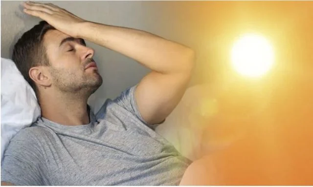 “Apnea e Gjumit” në rritje, ja si ndikojnë temperaturat e larta në fjetje