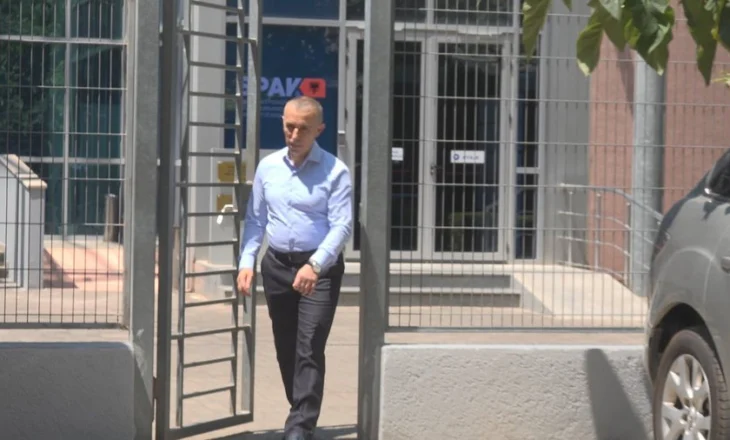 Arjan Ndoja dëshmon për atentatin e 2019-ës ku iu vra shoferi, përballet në gjyq me dy të akuzuarit, ja përplasjet