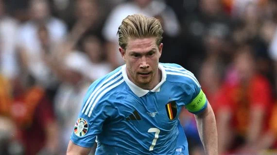 Babai i De Bruyne: E zgjodhi Napolin prej projektit sportiv, dëshiron të luajë ende në nivele të larta
