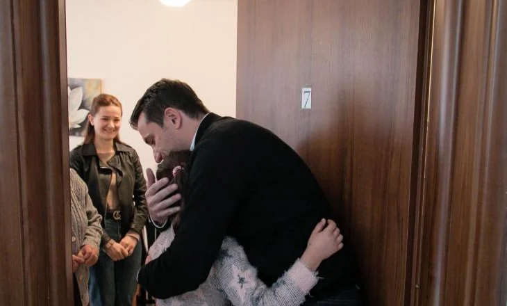 Bashkia e Tiranës miraton mbi 1,100 kredi të buta për familjet dhe çiftet e reja