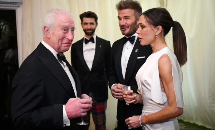 Beckham, çfarë do të thotë titulli “Sir David”. Bashkë me të ‘shenjtërohet’ edhe Victoria, ja privilegjet