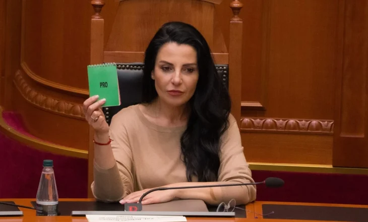 Belinda Balluku për marrëveshjen e huasë për projektin e qëndrueshmërisë së OSHEE