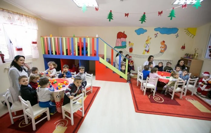 Beqiri: Nga 2 qershori, 4350 aplikime për regjistrime në çerdhe dhe kopshtet e Tiranës
