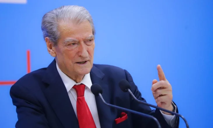 Berisha: Deputeti Arkend Balla u punësua në kompaninë e kartelit të Troplinëve. PD nuk do e njohë kurrë këtë farsë