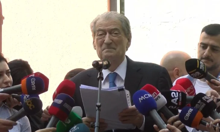 Berisha lexon mesazhin që la në SPAK: Altin Dumani do quhet Altin Troplini, kjo zyrë është…