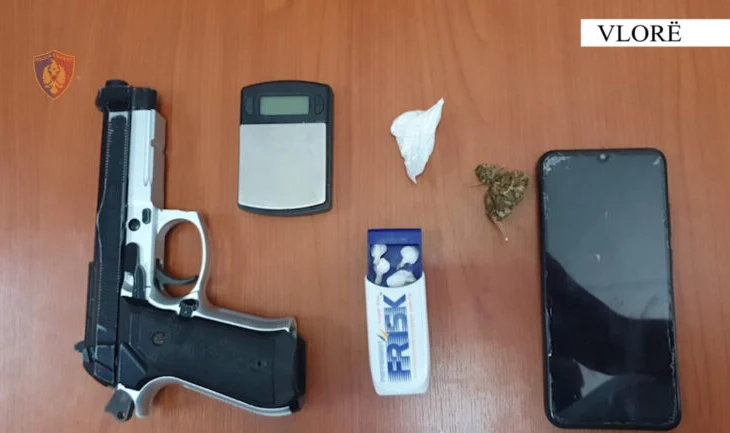 Bie në prangat e policisë 58-vjeçari/ Shiste lëndë narkotike në doza (EMRI)