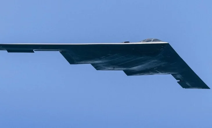 Bombarduesit amerikanë në lëvizje pas tensioneve Iran-Izrael, mediat: Kanë ngarkesë të rëndë
