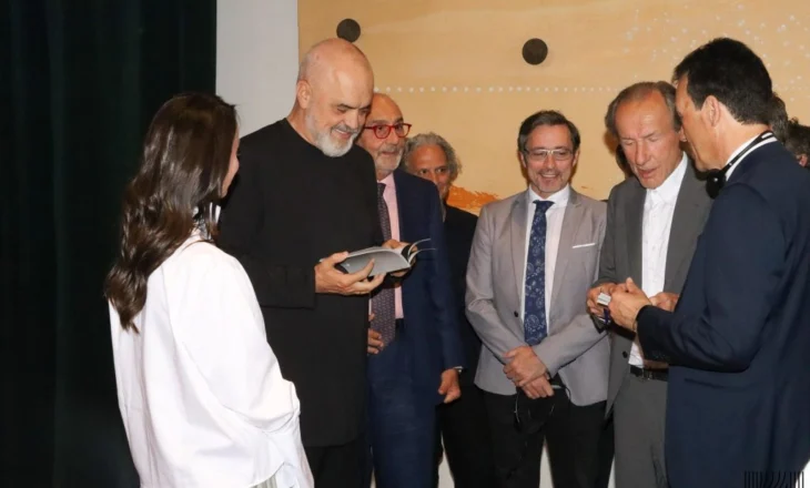 Çelet në Qendrën për Hapje dhe Dialog ekspozita “Diejt e të gjitha tokave”