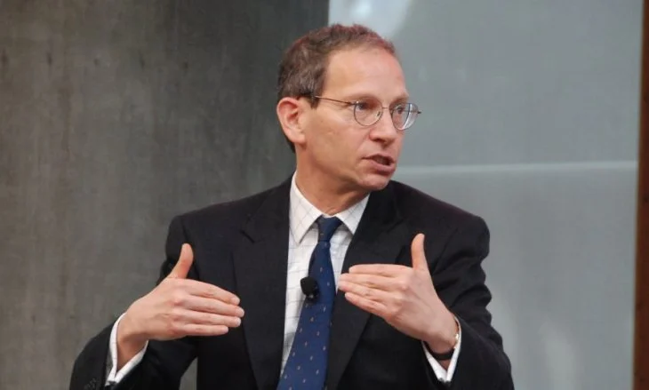 Charles Kupchan, nga Këshilli për Marrëdhënie me Jashtë në SHBA: Trump do ulë kokë më kokë Kurtin dhe Vuçiqin