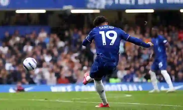 Chelsea paguan 6 milionë euro gjobë dhe lë të lirë sulmuesin, rikthehet në Old Trafford